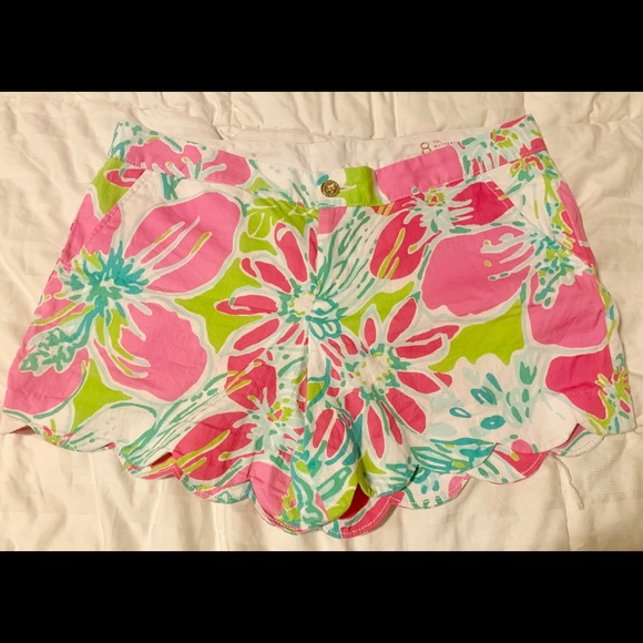 Lilly Pulitzer buttercup shorts - Picture 1 of 2